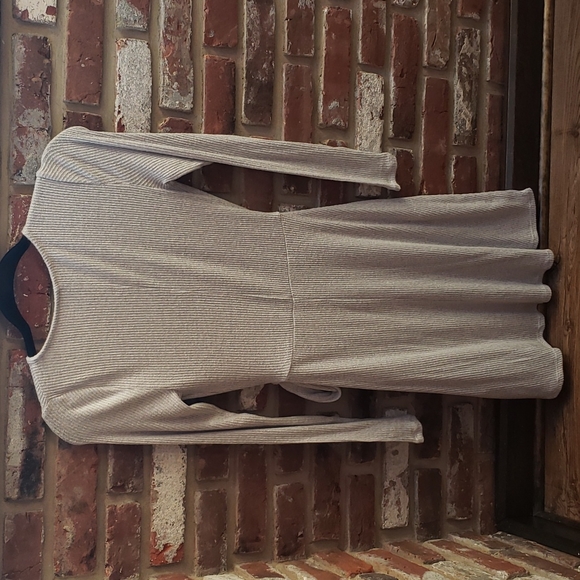 Expresd Dress - Picture 2 of 3